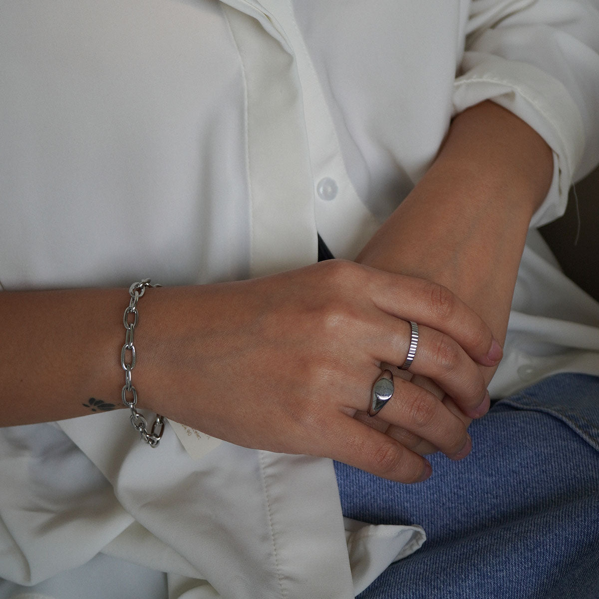 Essential Signet Ring