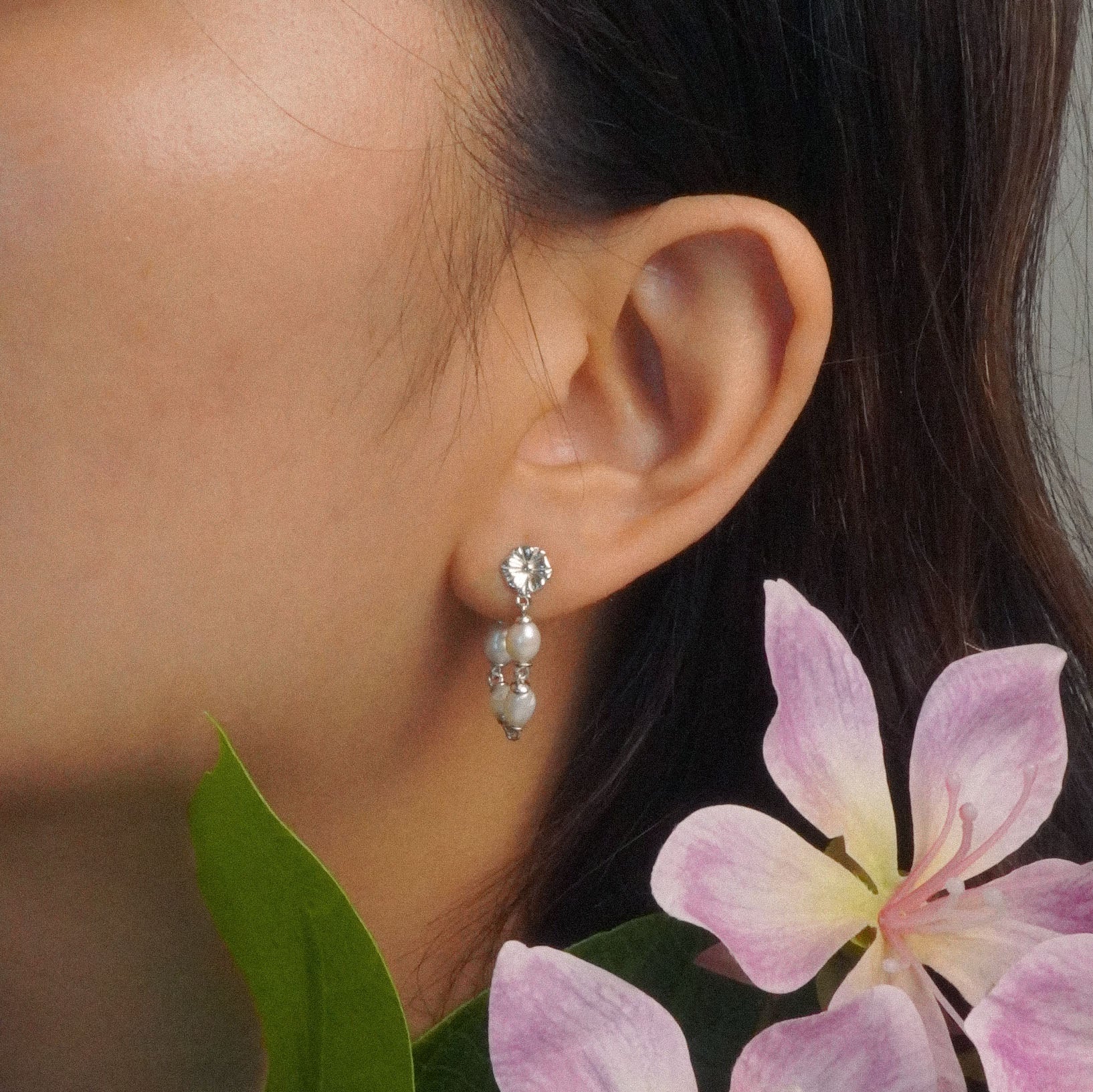 Gardenia Pearl Earring