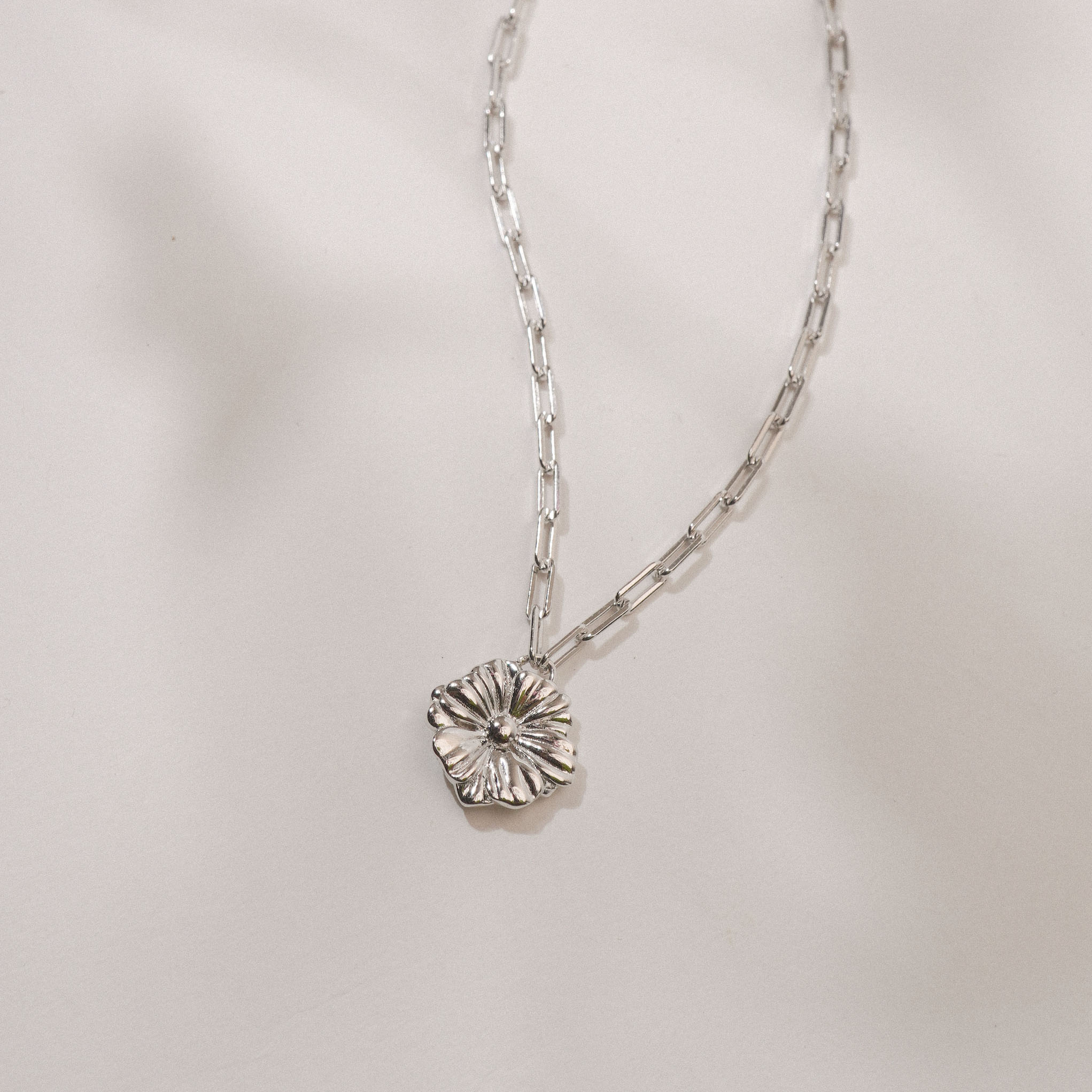 Gardenia Necklace