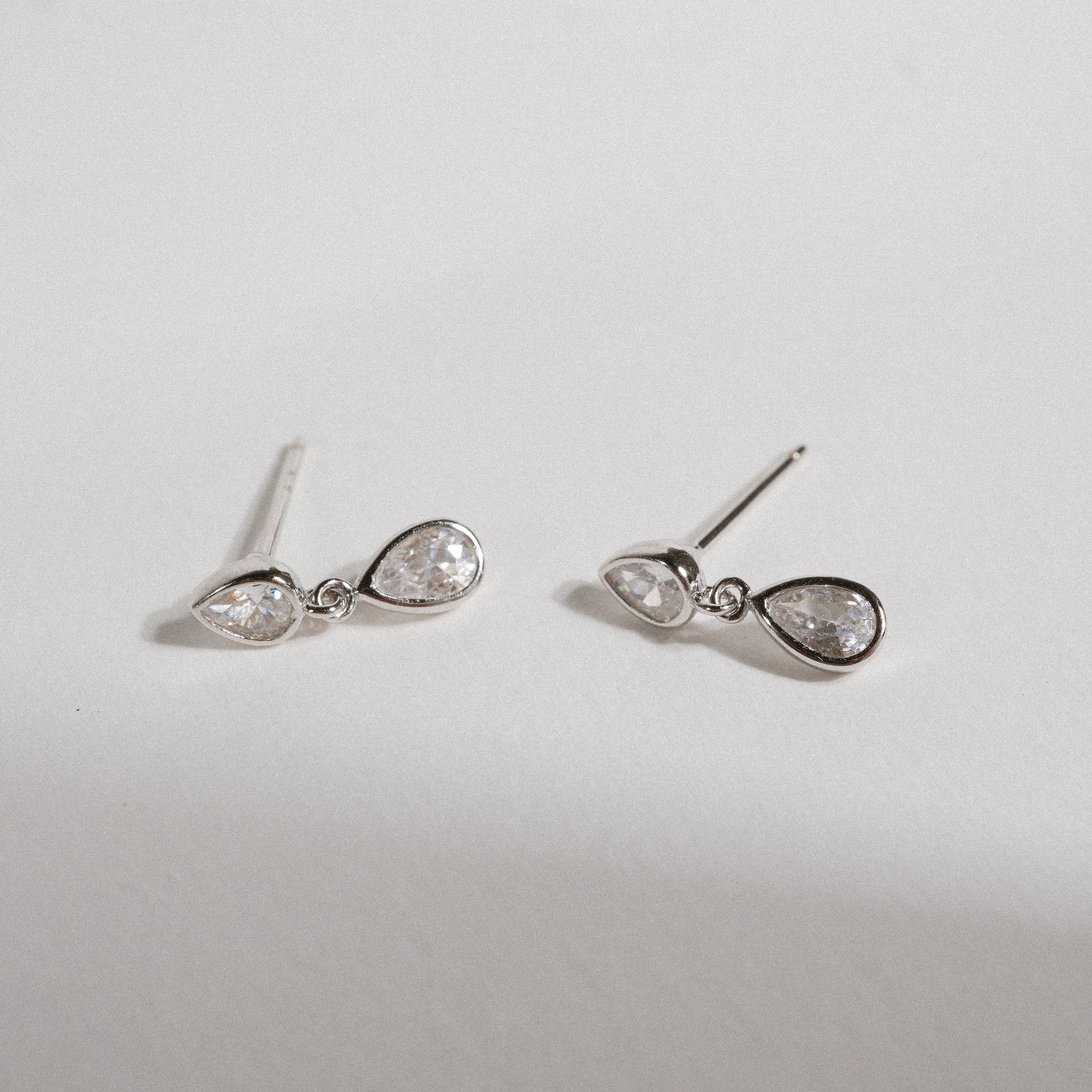 Juno Pear Stud