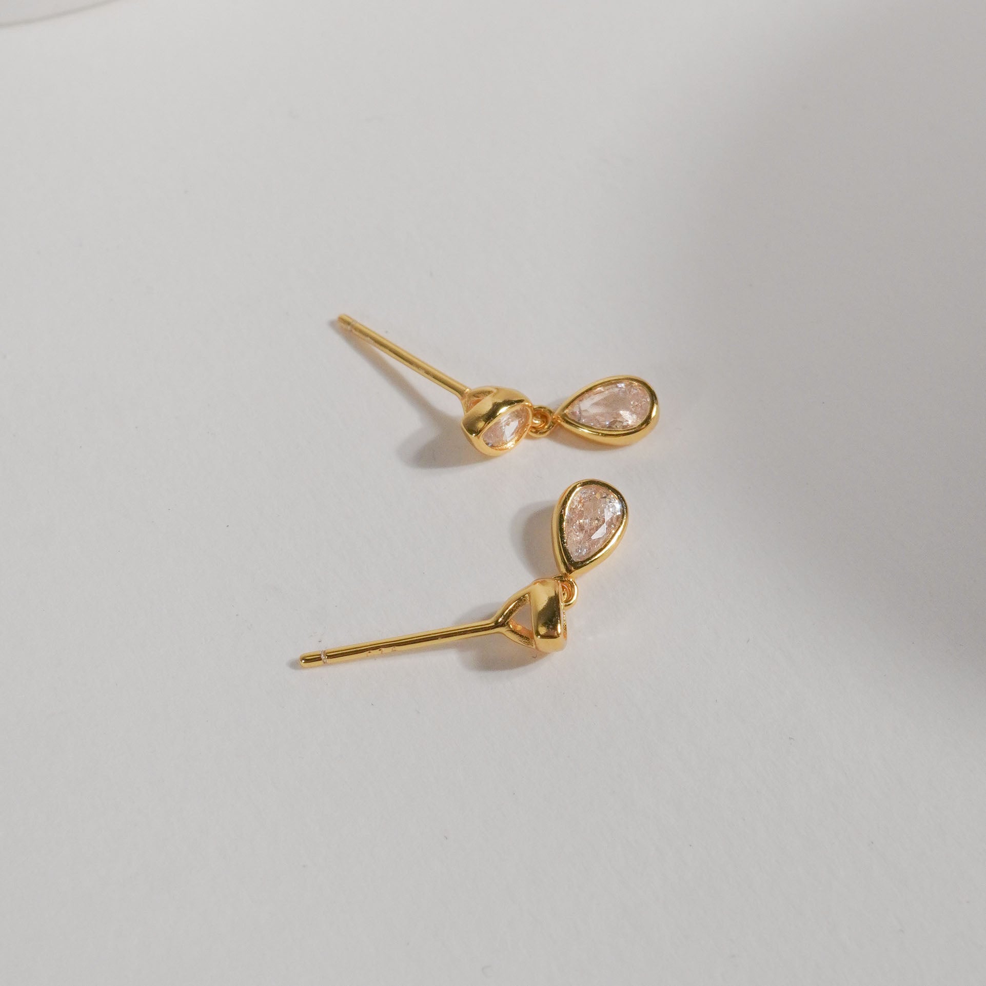 Juno Pear Stud