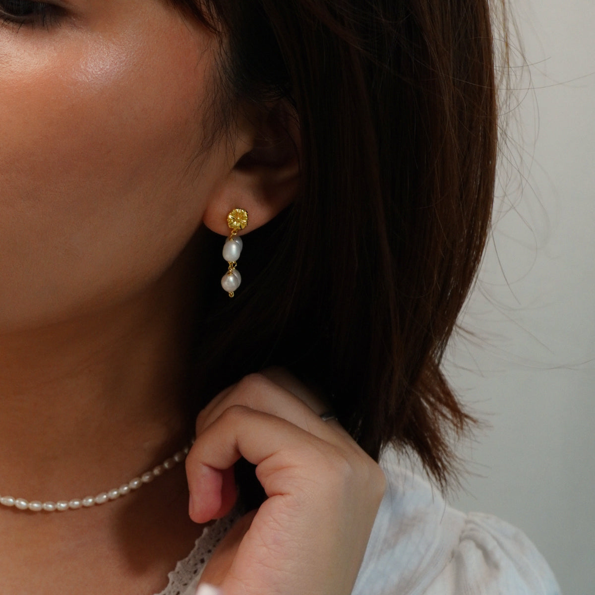 Gardenia Pearl Earring