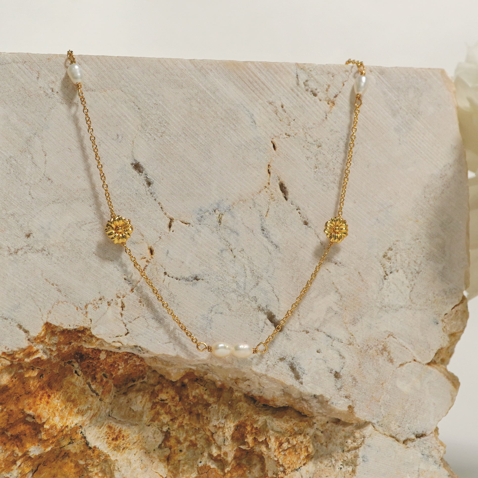 Gardenia Pearl Necklace