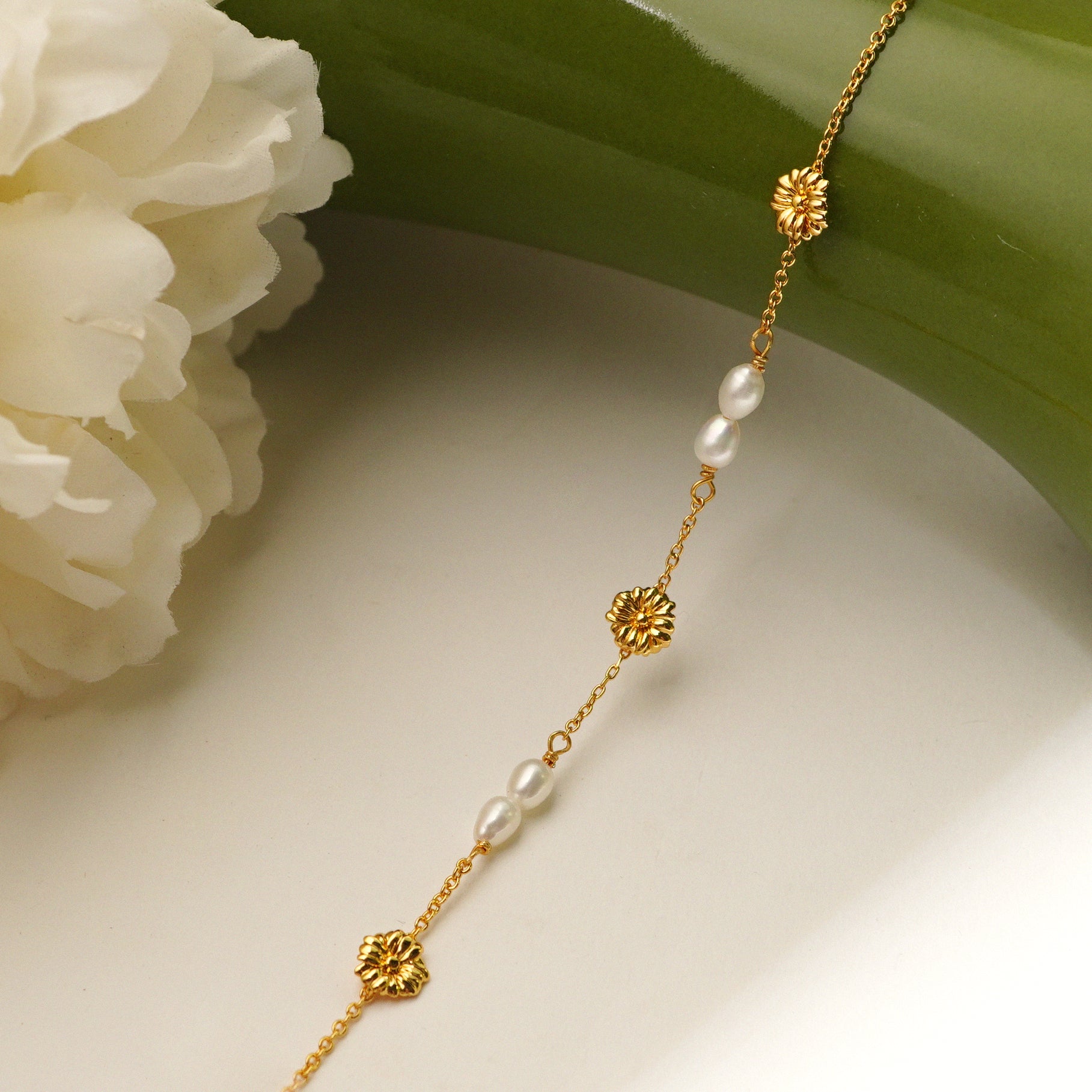 Gardenia Pearl Bracelet