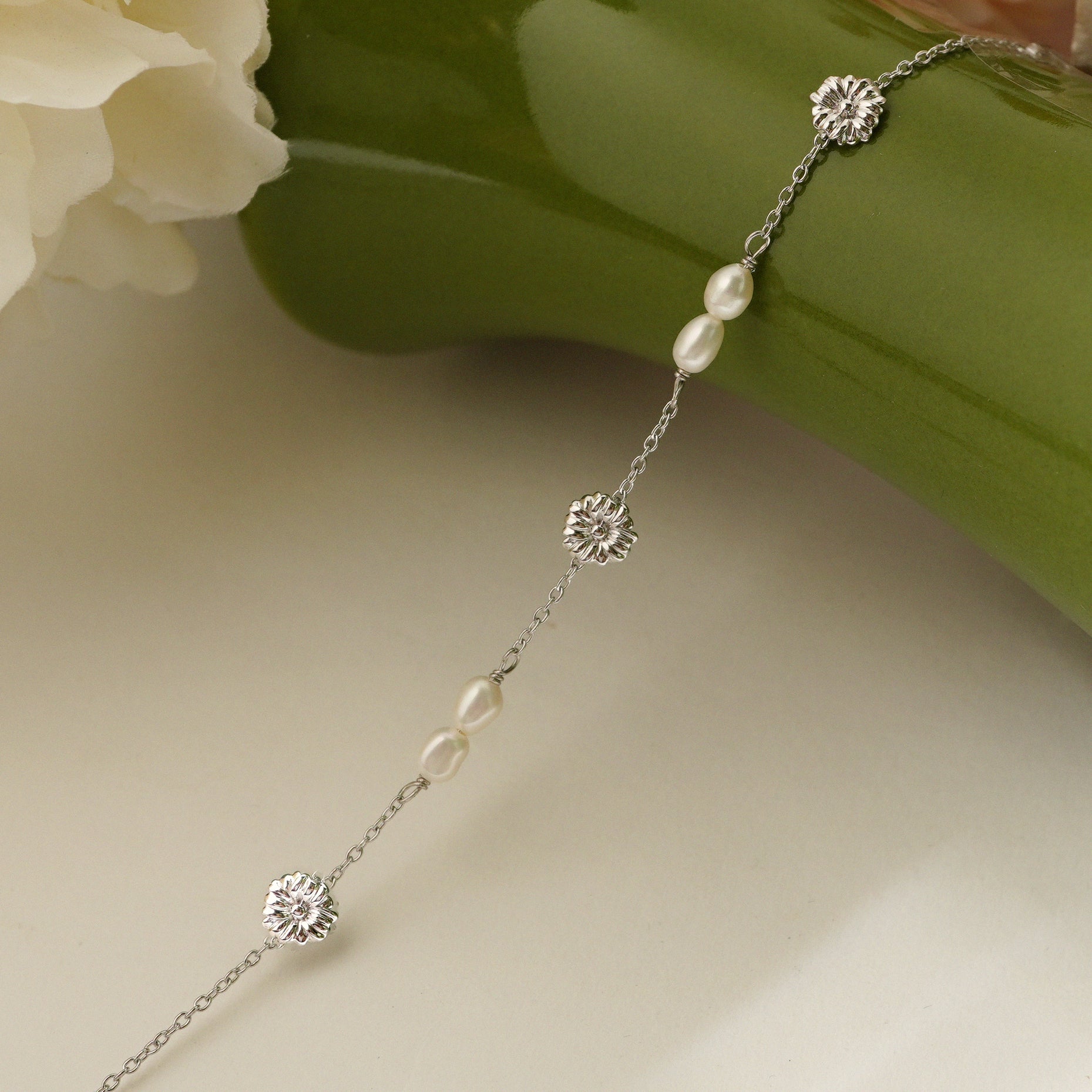 Gardenia Pearl Bracelet