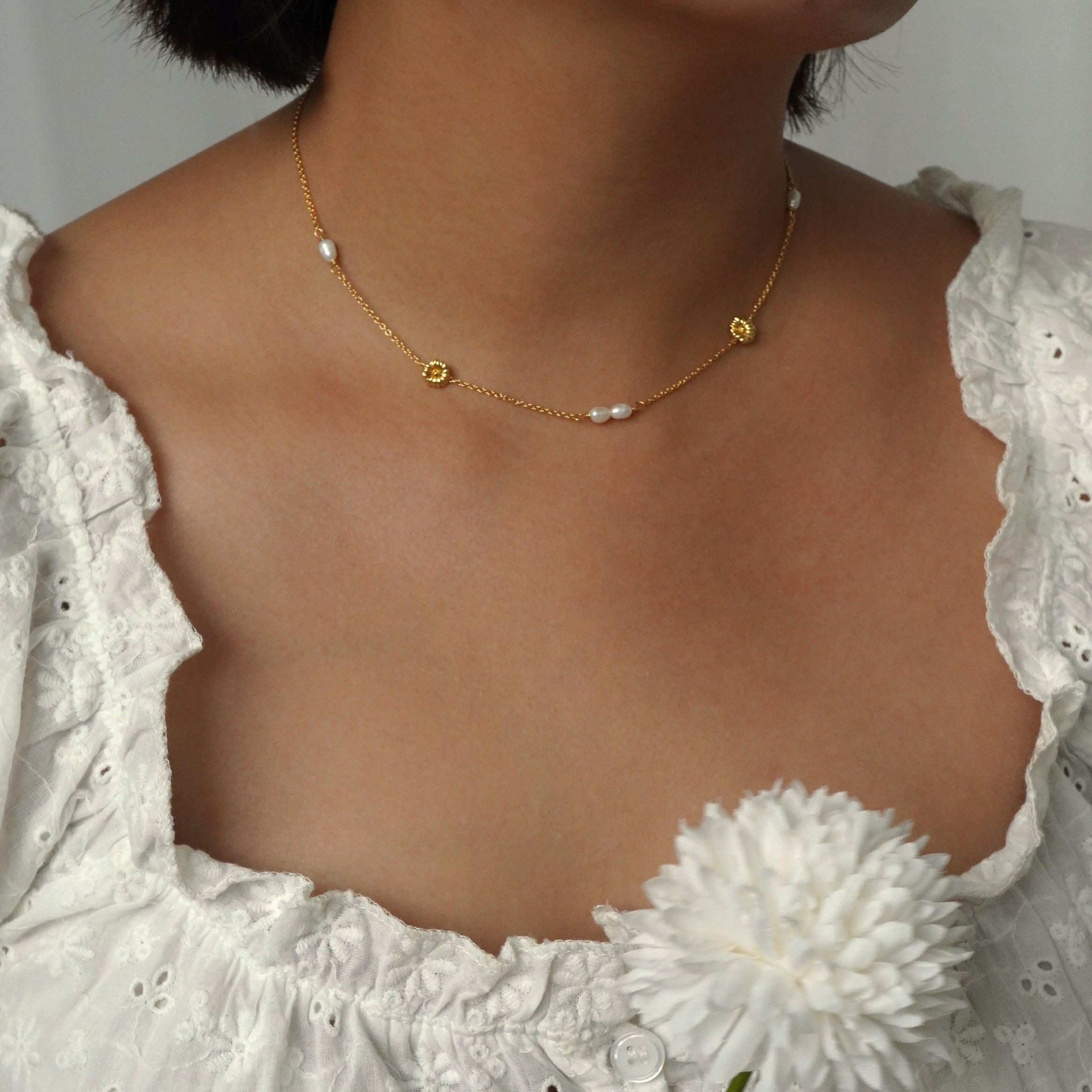 Gardenia Pearl Necklace