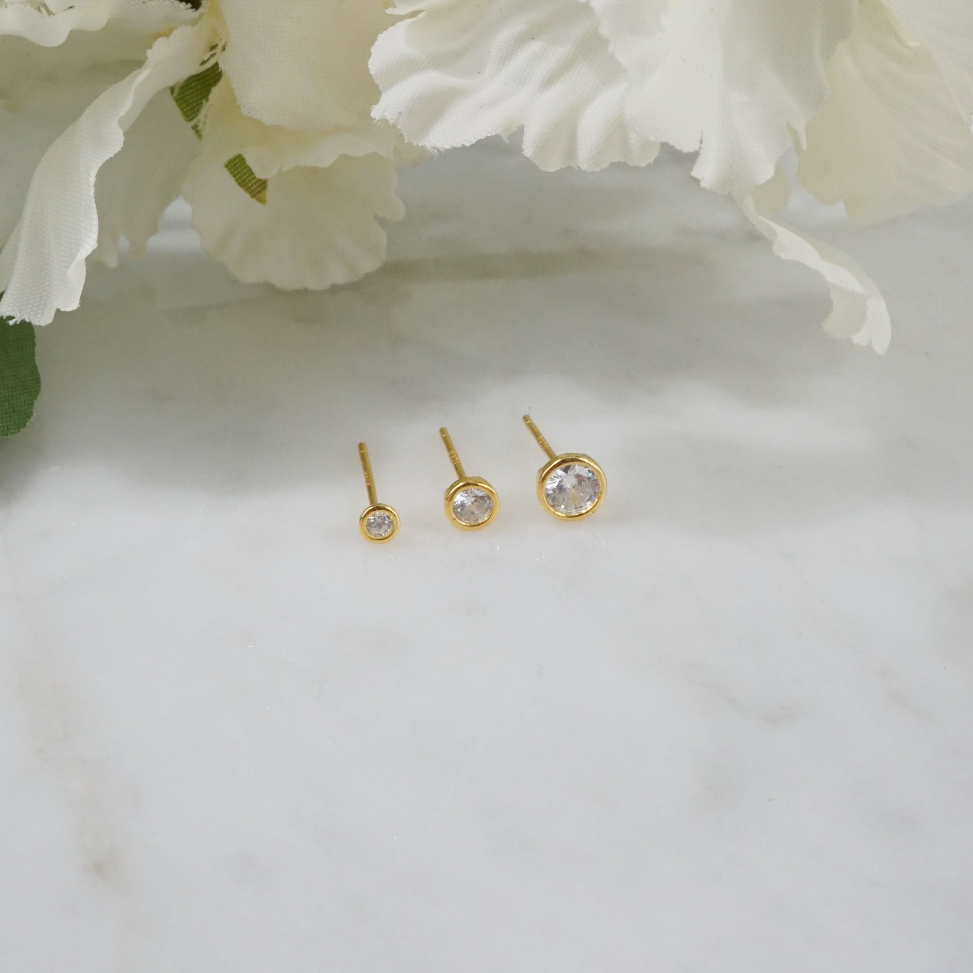 Solitaire Bezel Stud (3 Sizes)