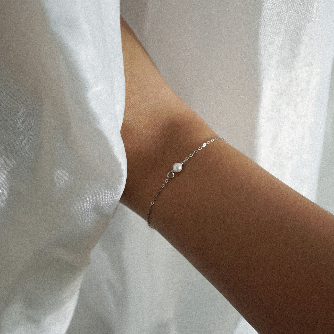 Single Pearl Bracelet